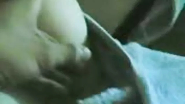 نوجوان سبزه سکسی دیک پیرمرد را قورت می‌دهد و قبل از فیلتر شکن فیلم سکس اینکه ضربه بخورد، بامزه می‌کند.