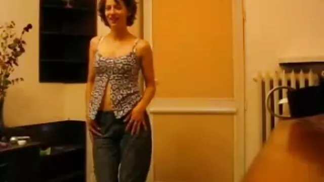 زن نظامی بی تنه با تیغه بزرگ MILF رو به رو نشسته و او را به هم ریخته است سوپرایرانی بدون فیلتر