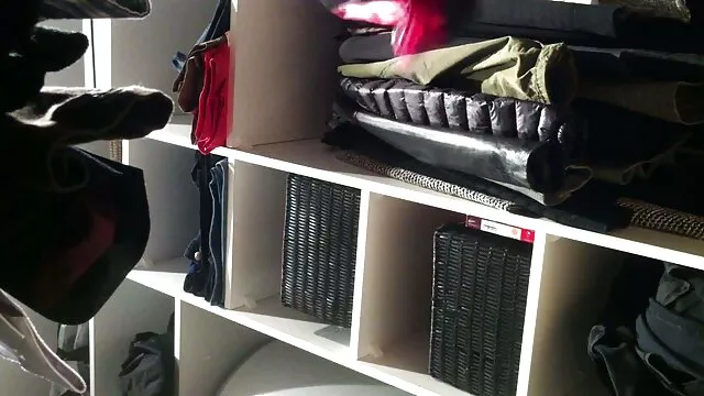 غنائم بزرگ کوس کردن بدون فیلتر مقعد نوزاد با ضربات بالا صورت