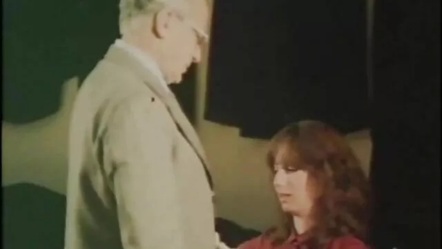 ملکه دایه سبزه دانلود سکس بدون فیلتر شکن توسط The Milf و Threeway Stuffed توسط میزبان